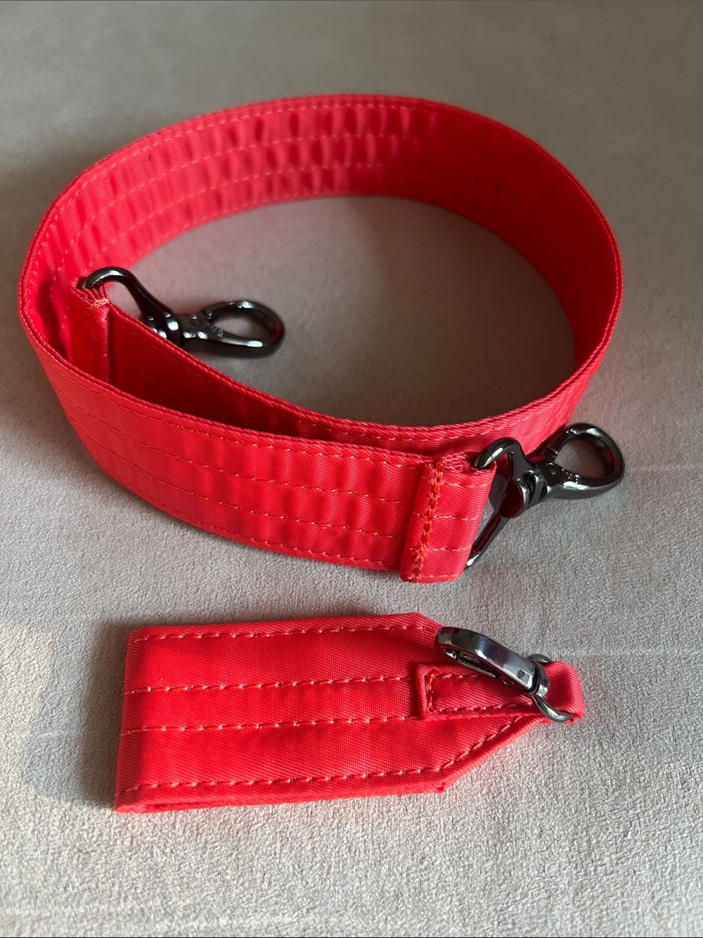 NWOT Lug Shoulder Strap & Puller in Cayenne Red